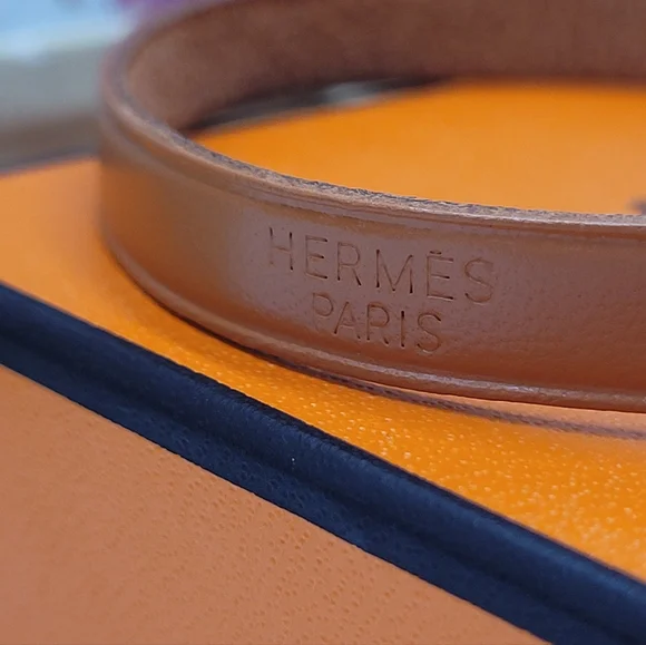HERMÉS Leather Bracelet in Excellent Condition! - Picture 4 of 7